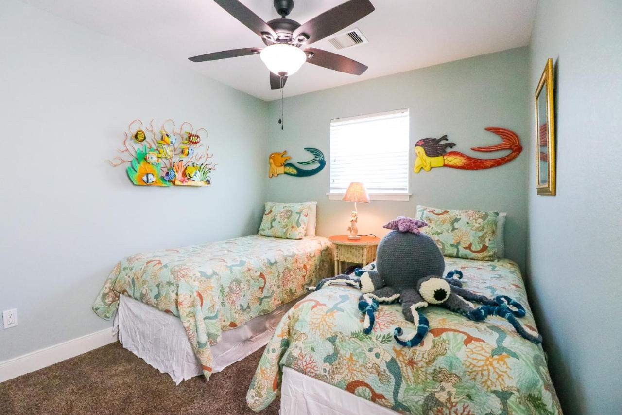 Perfect Location Spacious Yard Coffee Bar At This Lovely Beach Home Galveston Exteriör bild