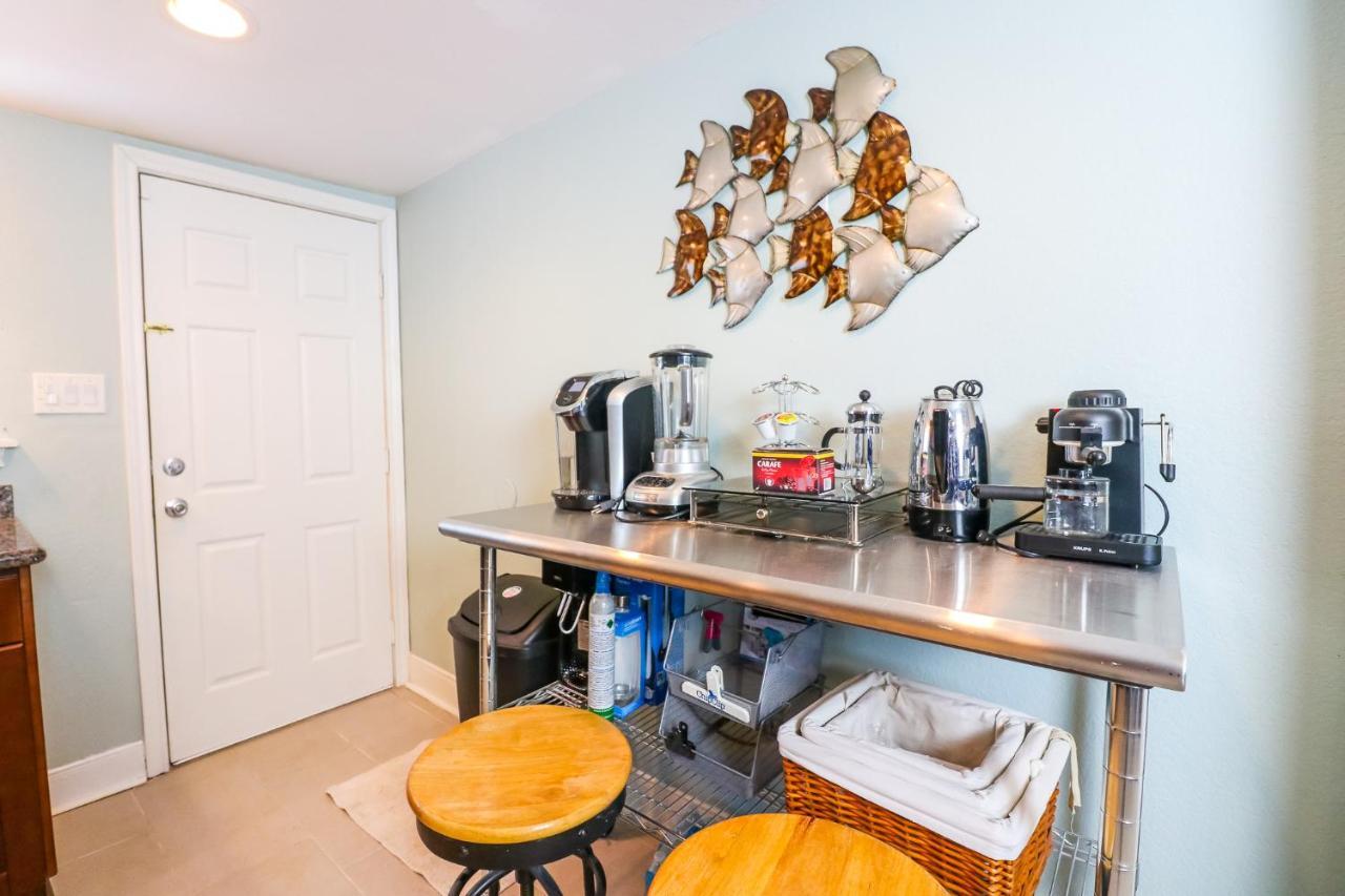 Perfect Location Spacious Yard Coffee Bar At This Lovely Beach Home Galveston Exteriör bild
