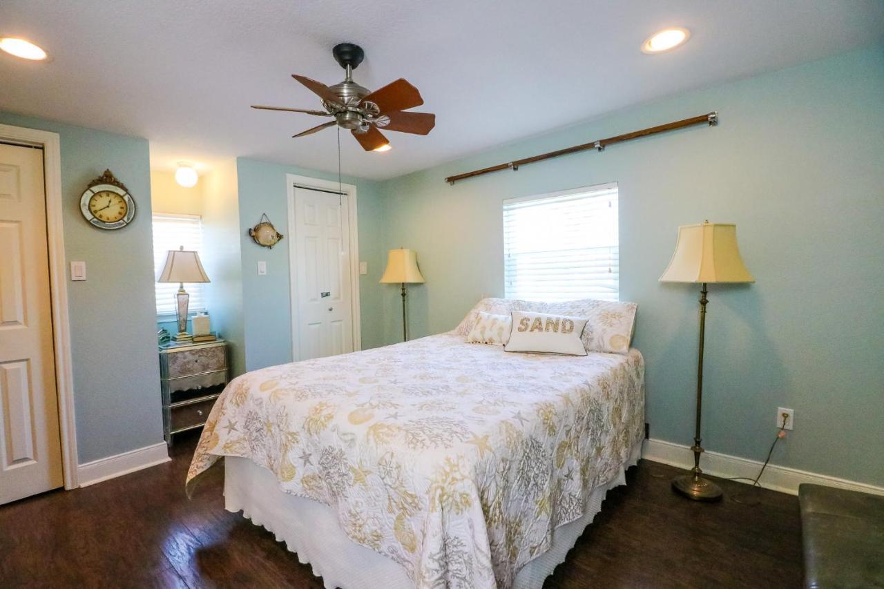 Perfect Location Spacious Yard Coffee Bar At This Lovely Beach Home Galveston Exteriör bild