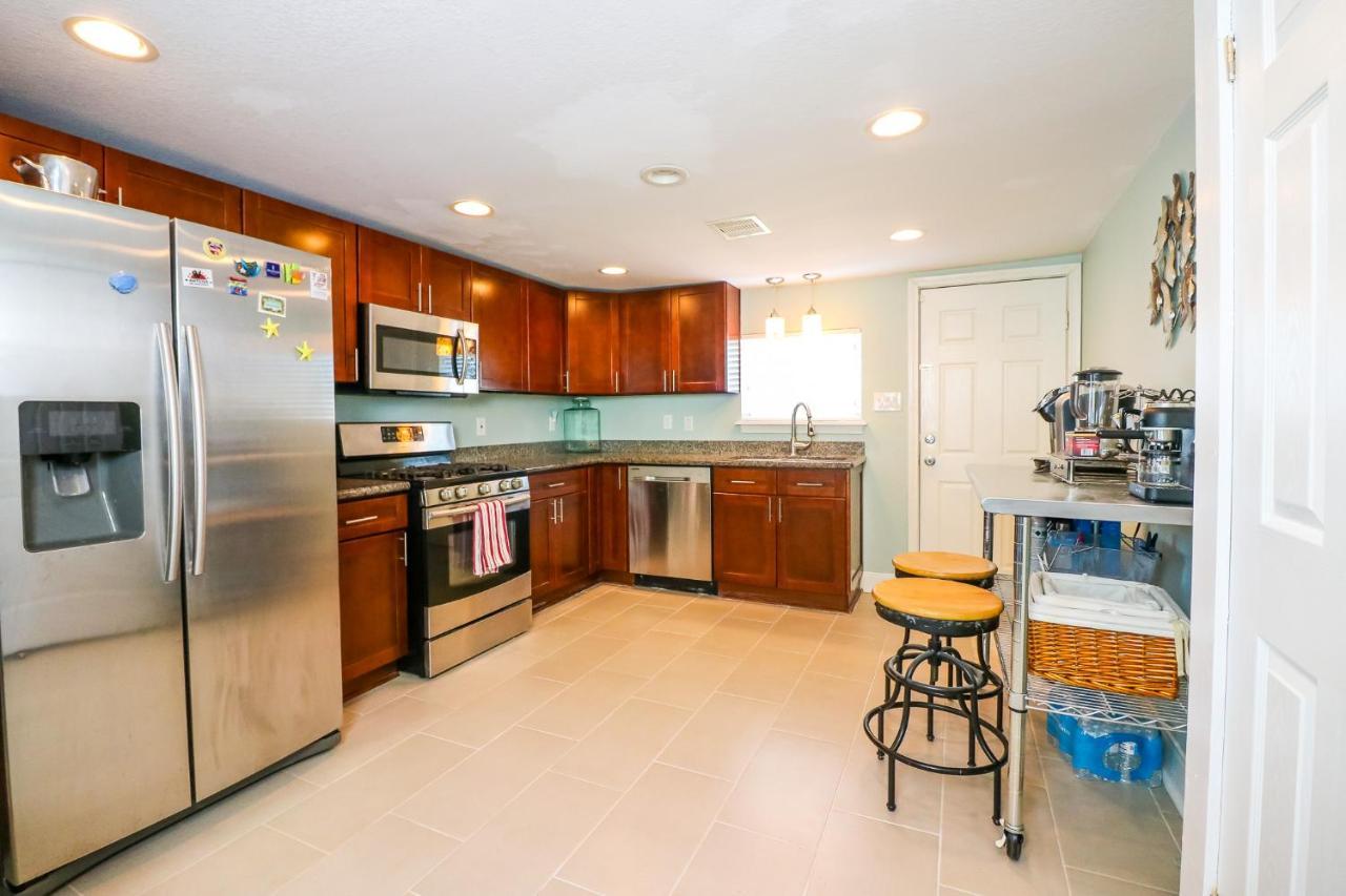 Perfect Location Spacious Yard Coffee Bar At This Lovely Beach Home Galveston Exteriör bild