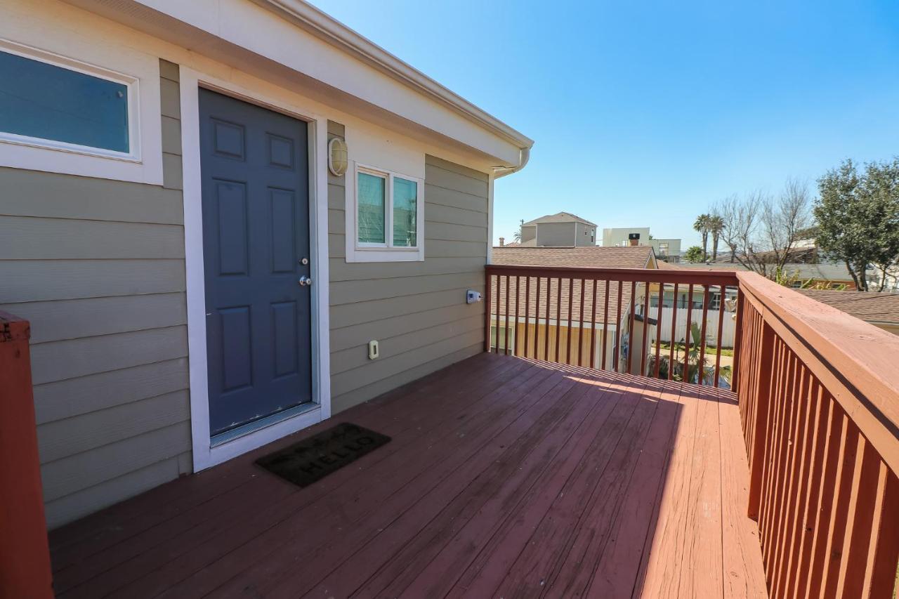Perfect Location Spacious Yard Coffee Bar At This Lovely Beach Home Galveston Exteriör bild